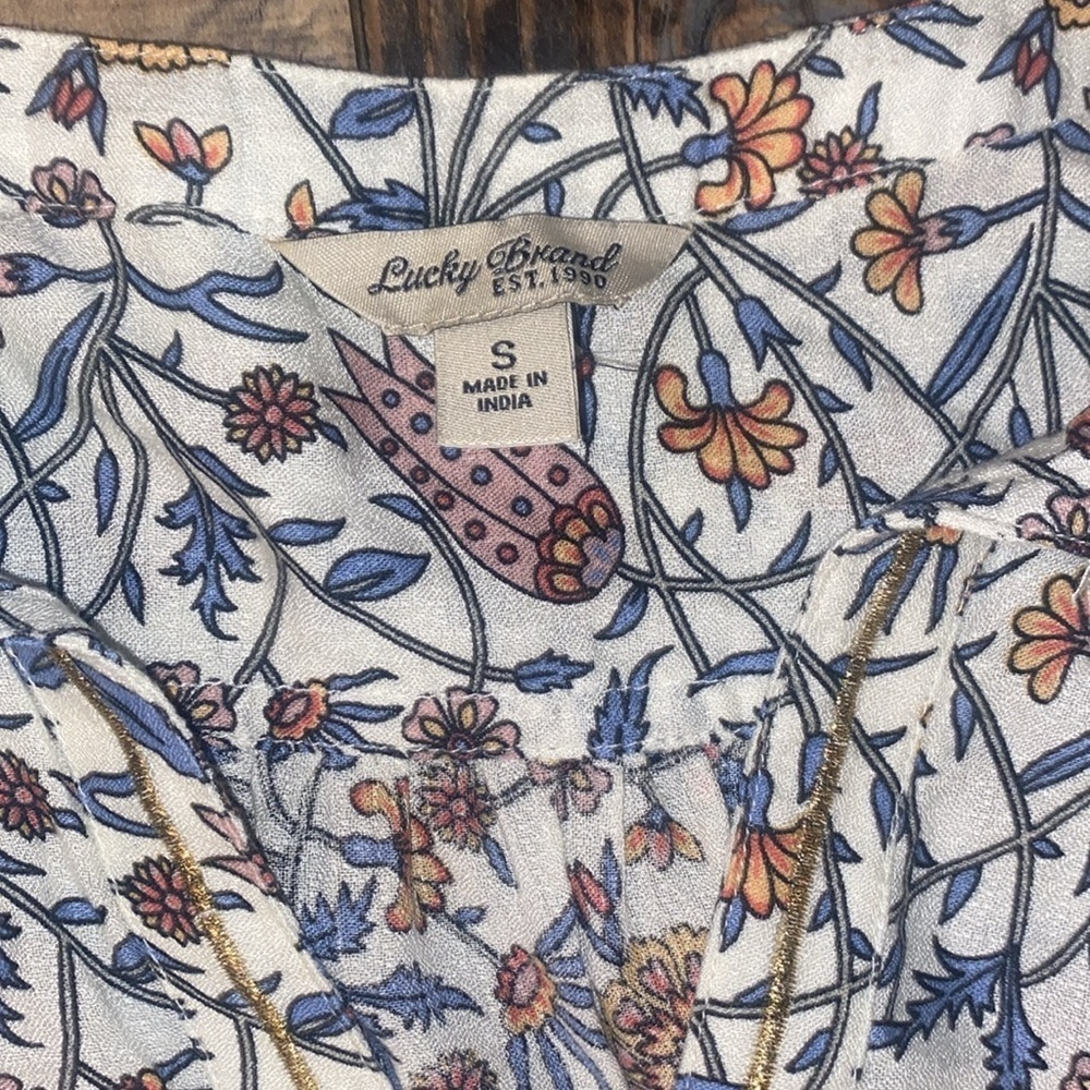 Lucky Brand size small flower blouse with gold accents - Picture 2 of 4